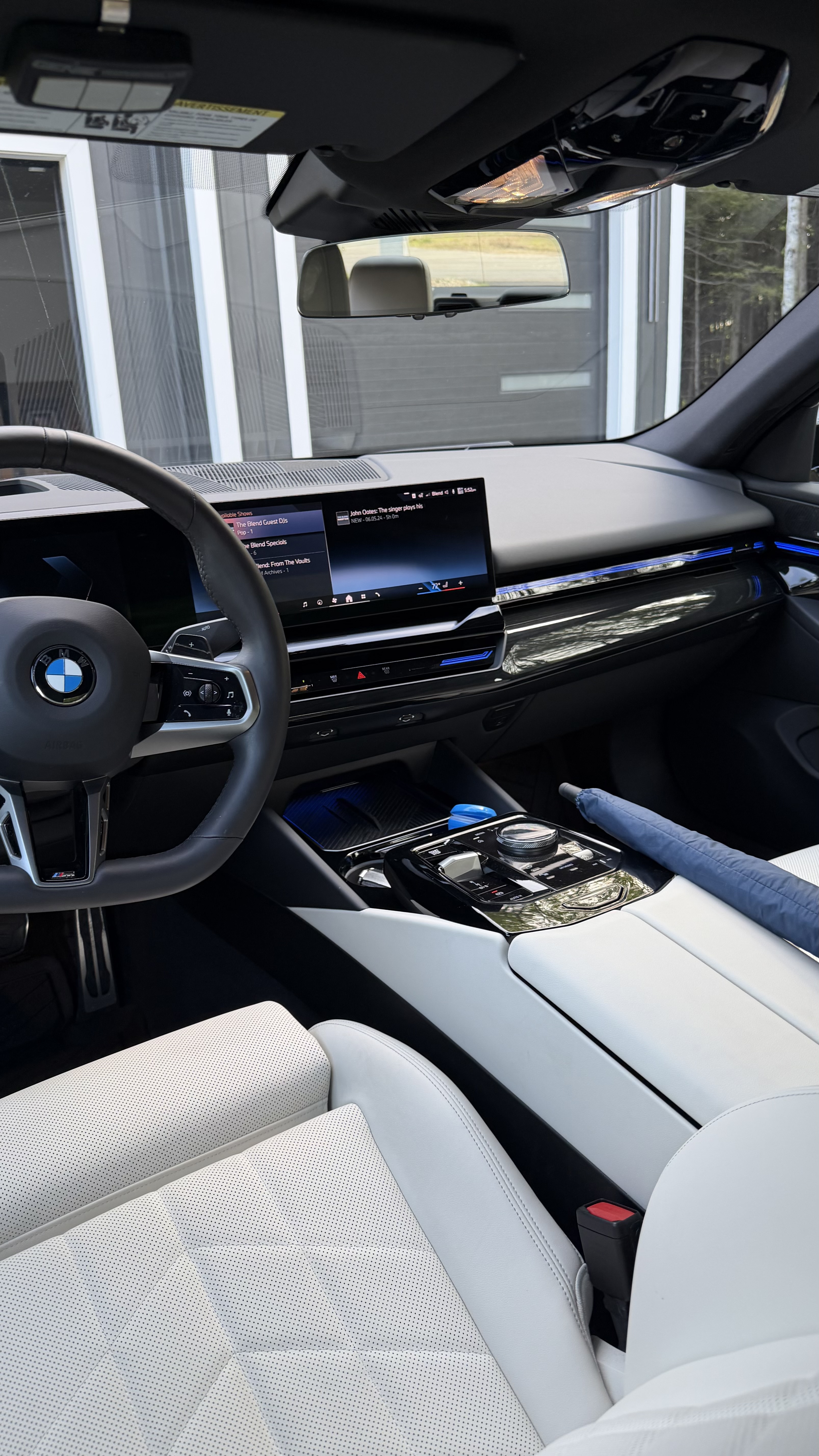 Digital dashboard and steering wheel